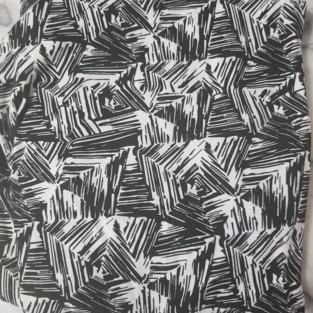 2/$20 Mix & Match B/W TC Lularoe leggings